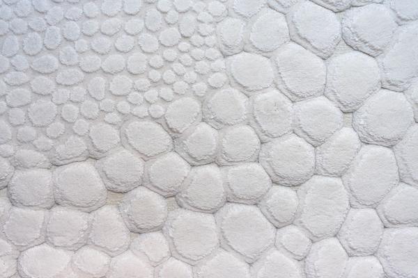 how to layer rugs