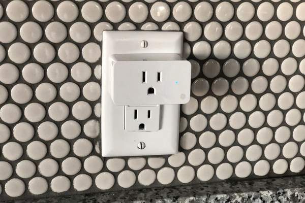 smart plug uses